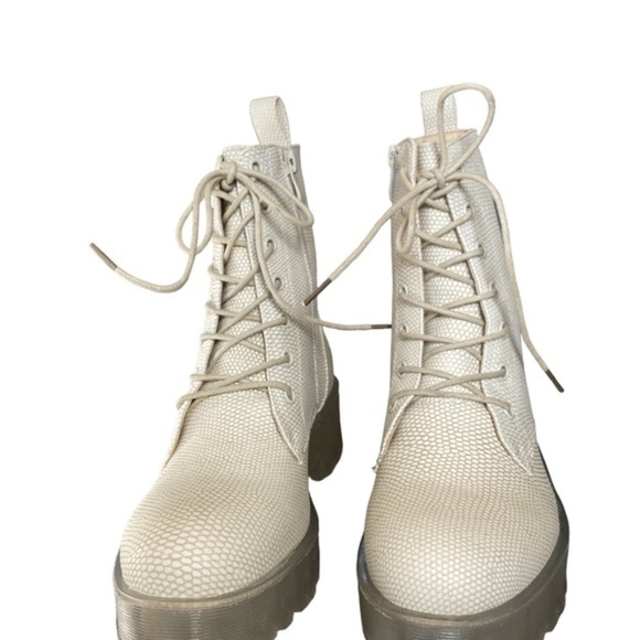 NWOT Dirty Laundry Mazzy Lace-Up Boot Size 8.5 Off white Combat - Picture 6 of 10